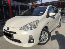 2014 Toyota Prius C 1.5 Hybrid Hatchback LEATHER SEAT LOW MILEAGE