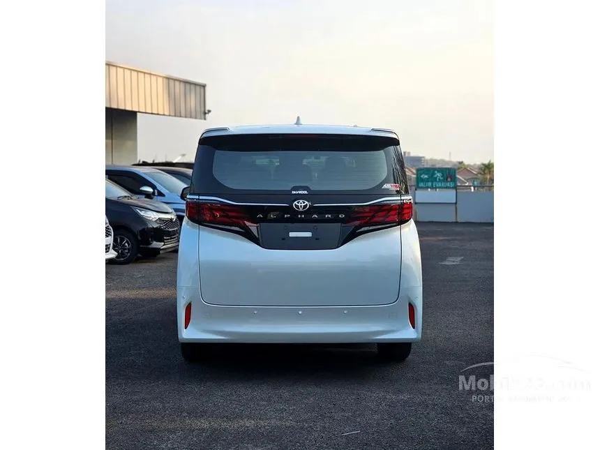2024 Toyota Alphard HEV MPV