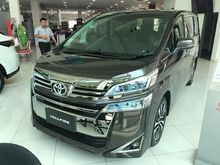 Toyota Vellfire 2.5 Base Spec MPV