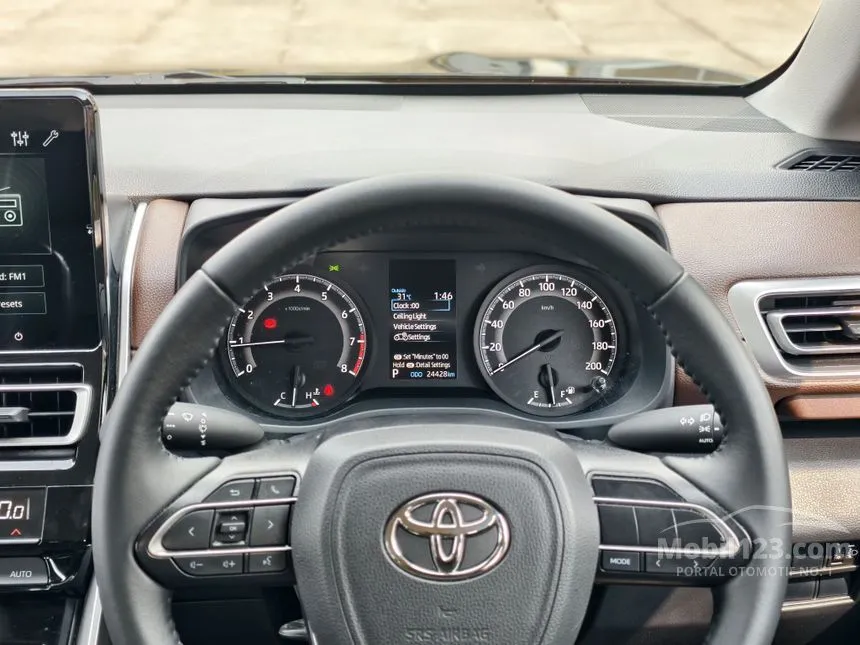 2023 Toyota Kijang Innova Zenix V (Premium Color) MPV