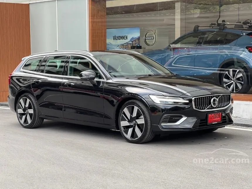2024 Volvo V60 Recharge Ultimate T8 Wagon