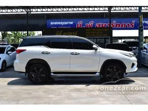 2017 Toyota FORTUNER 2.8 TRD Sportivo (Blacktop) SUV