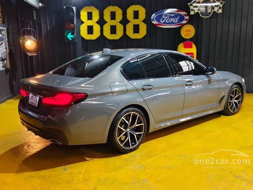 2021 BMW 530e M Sport Sedan