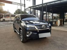 2016 Toyota Fortuner 2.4 VRZ SUV hitam pajak panjang siap pakai