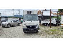 2014 Hino WU302R 12,5Feet 4.0 Lorry