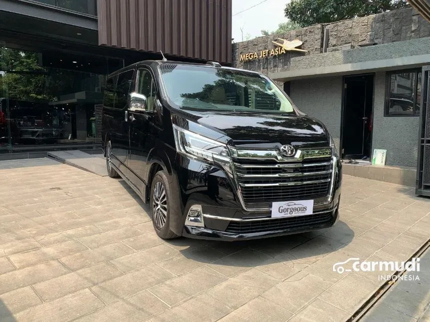 2024 Toyota GranAce Premium Van Wagon