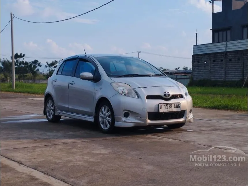 Jual Mobil Toyota Yaris 2012 E 1.5 di Jawa Barat Automatic Hatchback Silver Rp 118.000.000