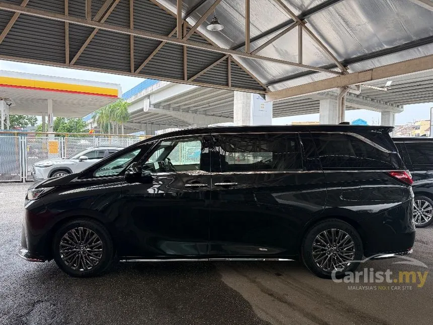 2024 Lexus LM 500h Version L 6 Seater MPV