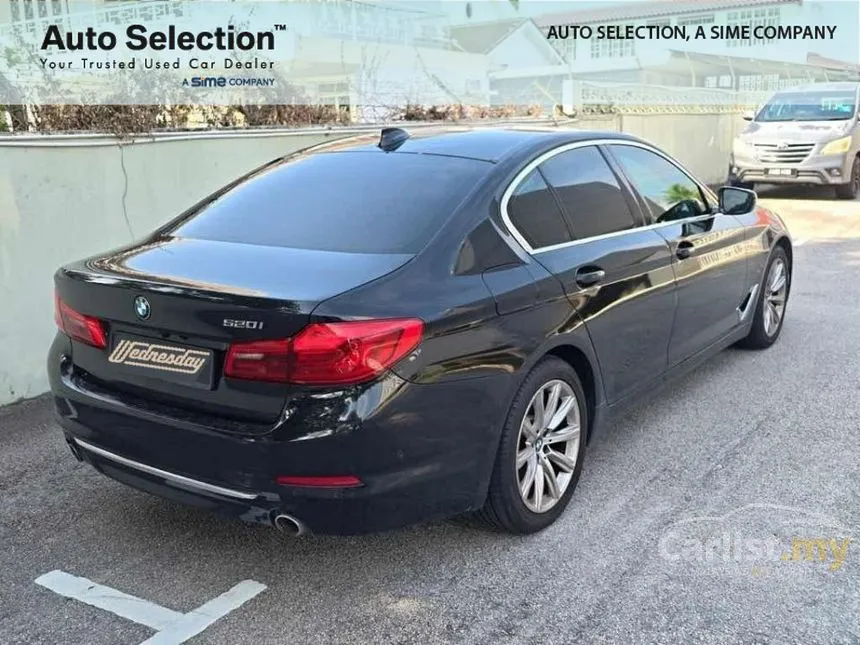 2020 BMW 520i Luxury Sedan