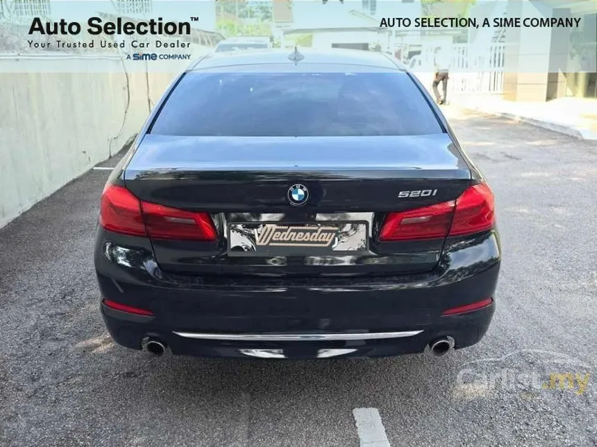 2020 BMW 520i Luxury Sedan