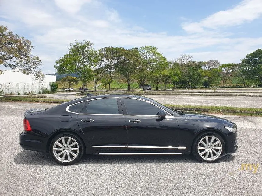 2019 Volvo S90 T8 Inscription Plus Sedan