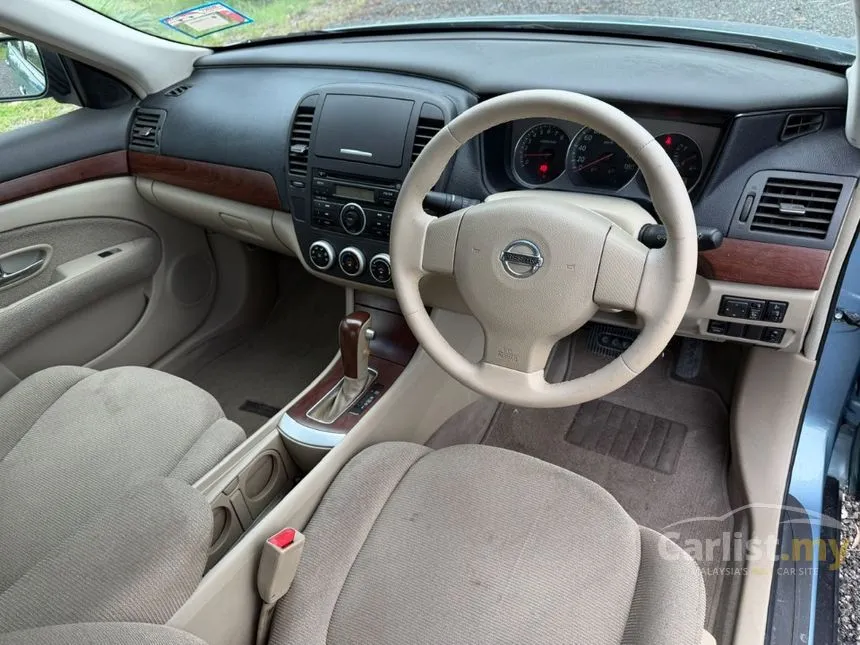 2010 Nissan Sylphy Luxury Sedan