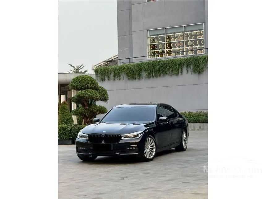 2017 BMW 730Li Sedan