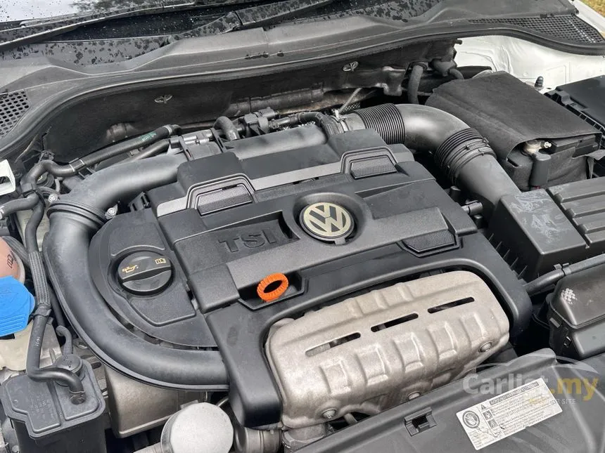2011 Volkswagen Scirocco TSI Hatchback