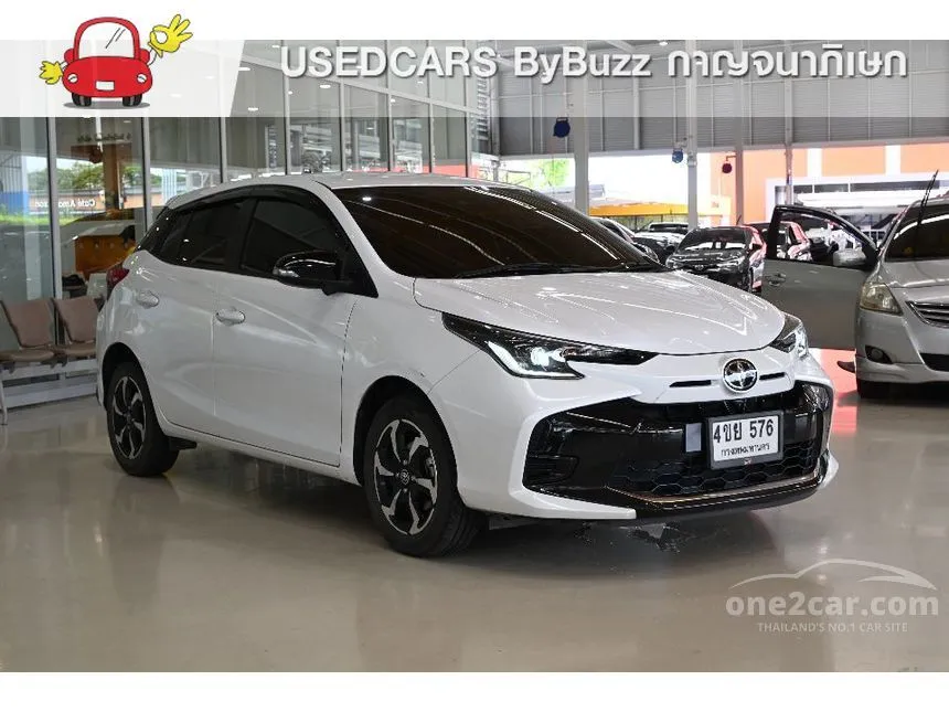 2023 Toyota YARIS Premium Hatchback
