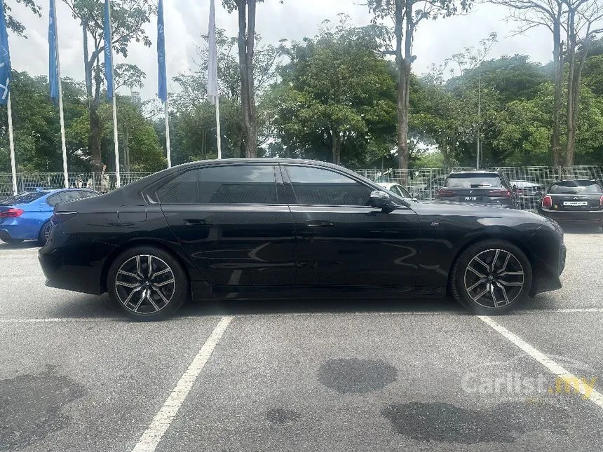 2024 BMW 750e xDrive M Sport Pure Excellence Sedan