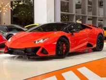2019 Lamborghini Huracan 5.2 Evo Coupe Two Tone Interior (Black & Orange) Low Mileage 18K KM Only, Carbon Fibre Centre Console, Carbon Fibre Door Trim