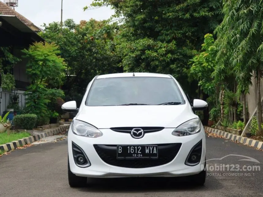 Jual Mobil Mazda 2 2014 R 1.5 di Banten Automatic Hatchback Putih Rp 120.000.000