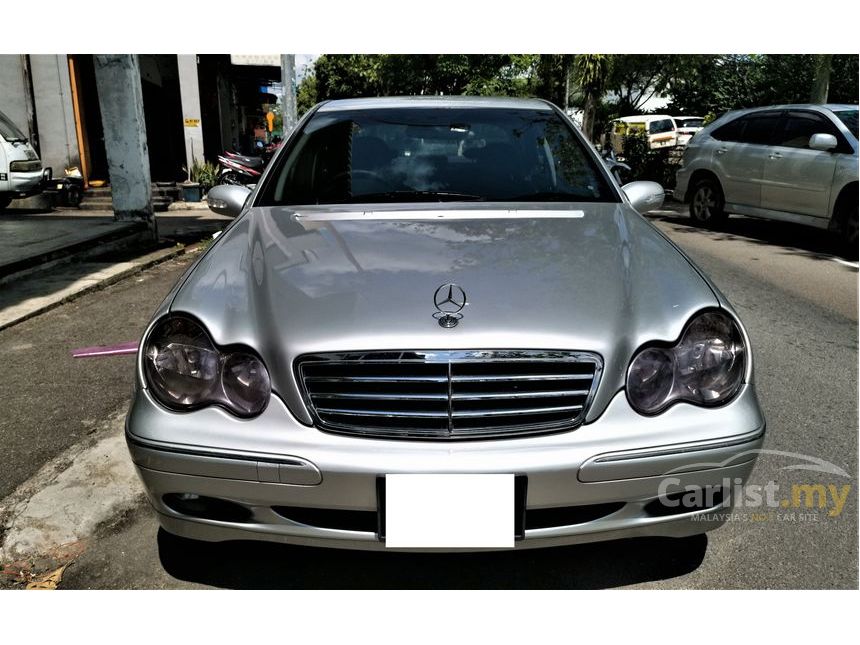 Mercedes-Benz C200K 2002 Elegance 2.0 in Johor Automatic 