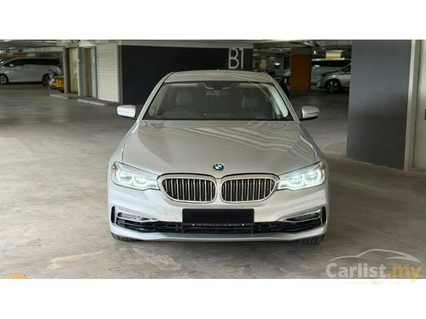 2019 BMW 520i Luxury Sedan