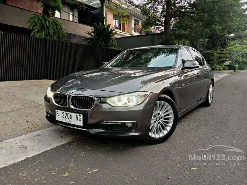 Jual Mobil BMW 320i 2013 Luxury 2.0 di DKI Jakarta Automatic Sedan ...