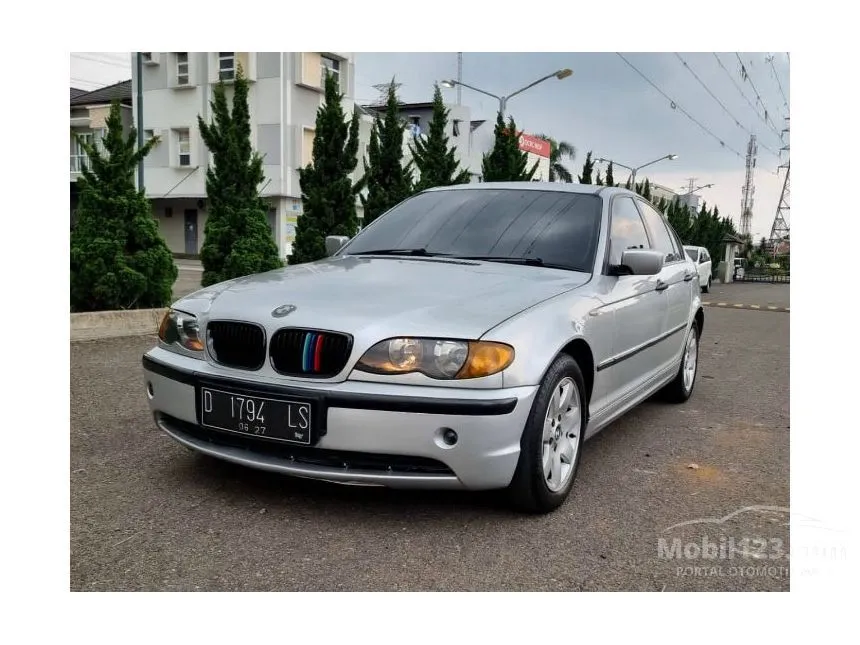 2004 BMW 318i Sedan