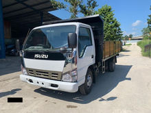 Unregistered 5ton Isuzu NPR tipper for sell (4.6 turbo Fuel Pump)