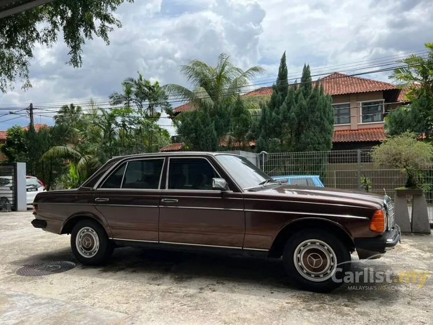 1983 Mercedes-Benz 200
