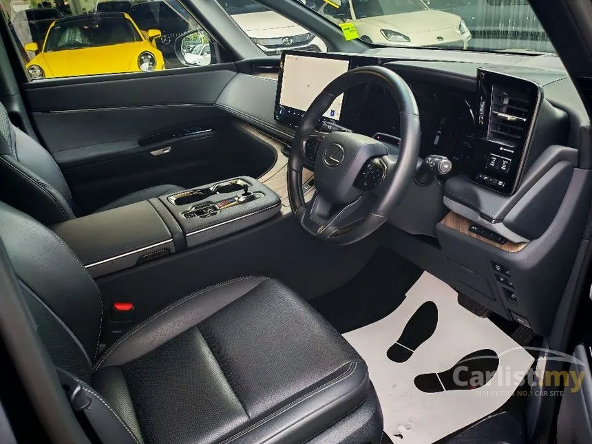 2024 Lexus LM 500h 4 Seater MPV