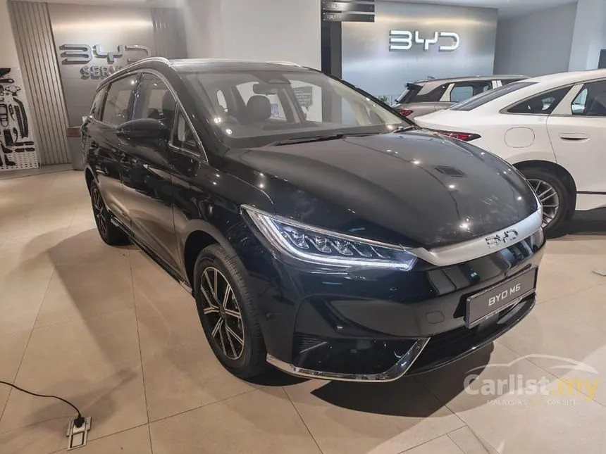 2025 BYD M6 Extended Range MPV