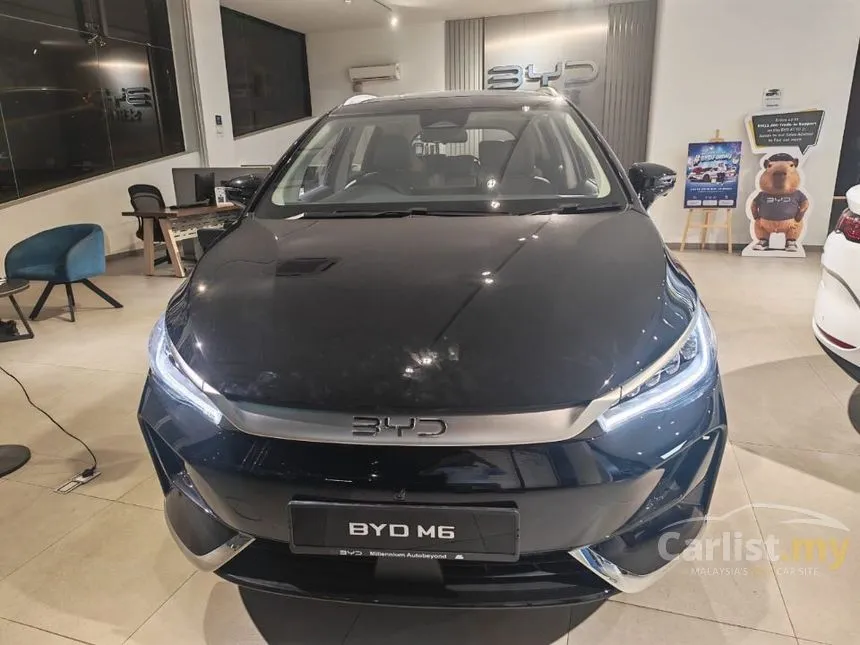 2025 BYD M6 Extended Range MPV