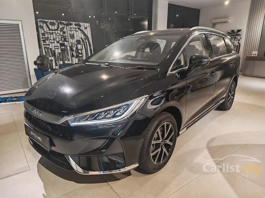 2025 BYD M6 Extended Range MPV