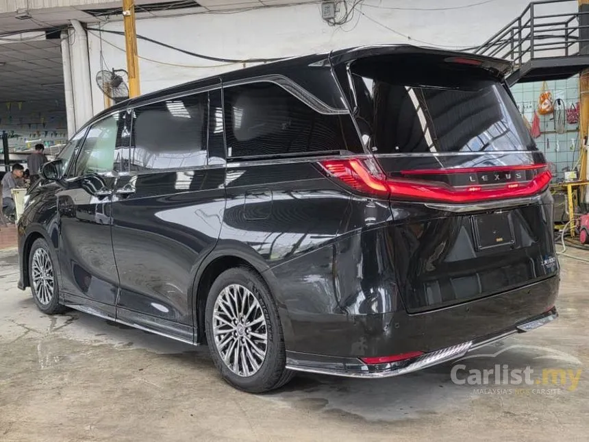 2024 Lexus LM 500h Version L 6 Seater MPV