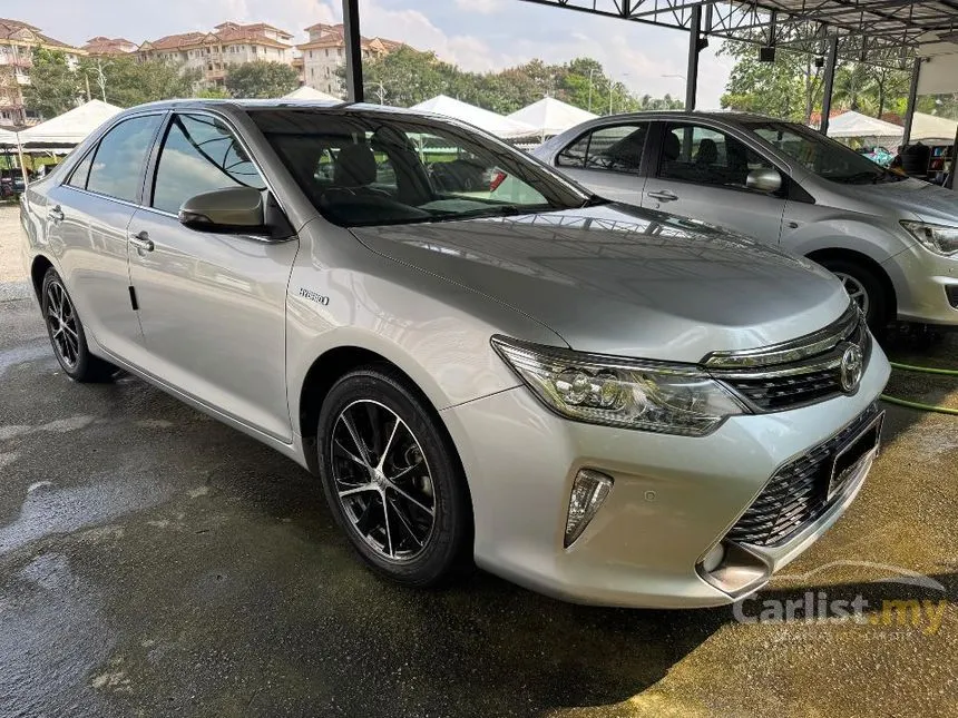 2015 Toyota Camry Hybrid Sedan