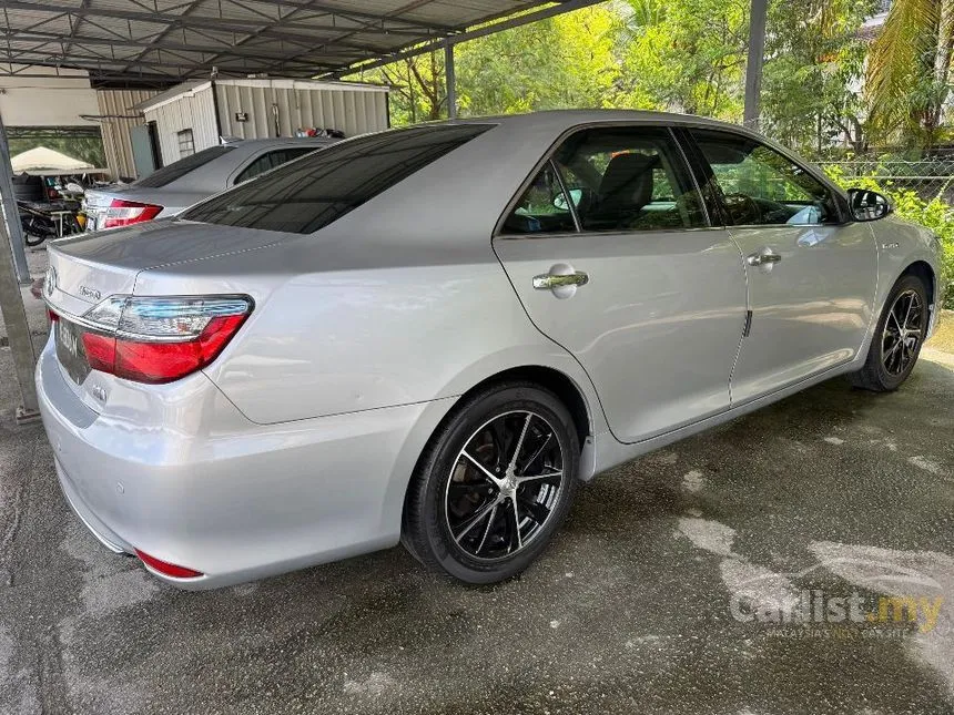 2015 Toyota Camry Hybrid Sedan