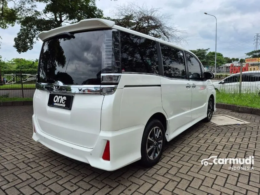 2018 Toyota Voxy MPV