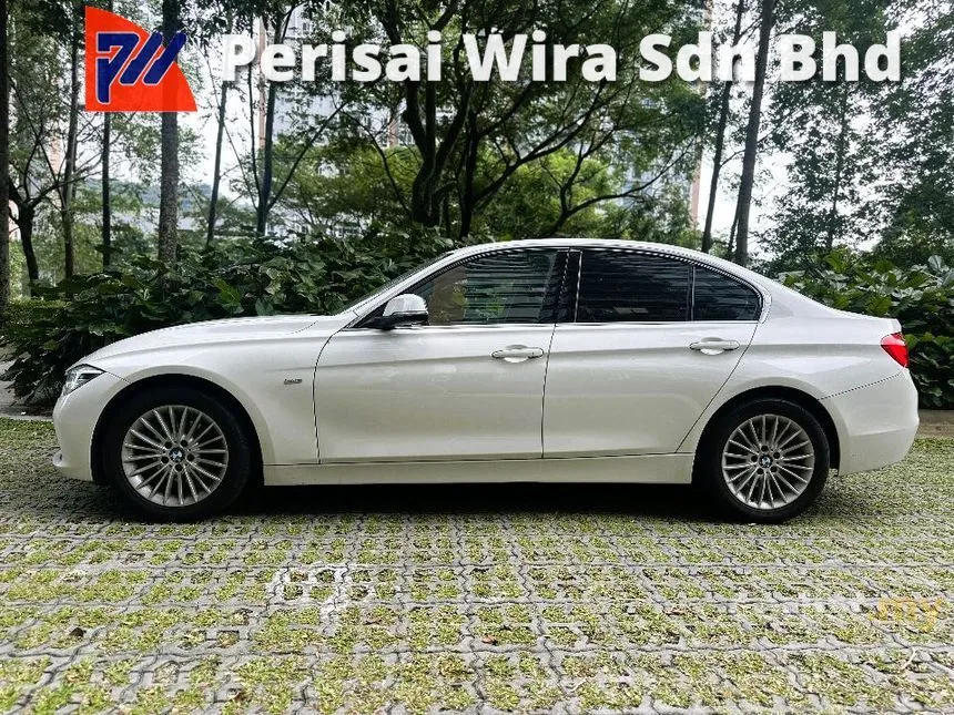2016 BMW 318i Luxury Sedan