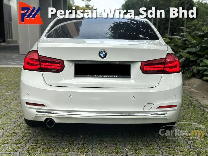 2016 BMW 318i Luxury Sedan