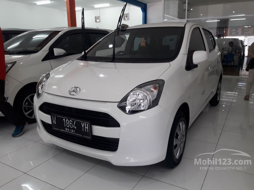 ringan cicilan pinjaman Ayla M Daihatsu 1.0 Jawa Timur di Mobil 2016 Jual Manual