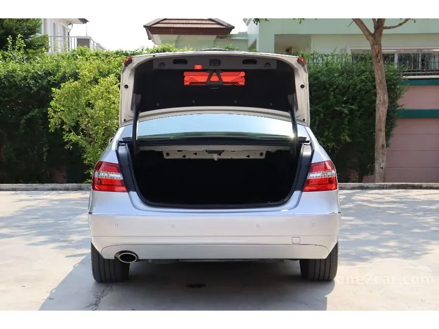 2012 Mercedes-Benz E200 Elegance CGI BlueEFFICIENCY Sedan