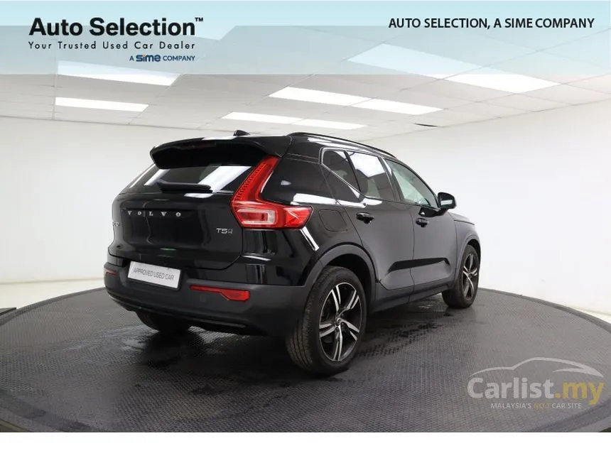 2022 Volvo XC40 T5 R-Design SUV