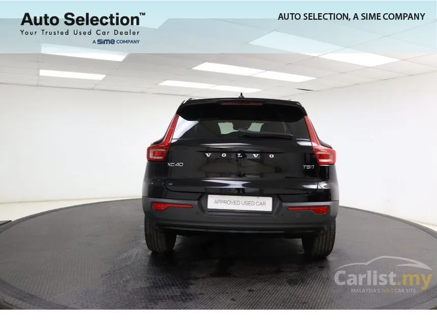 2022 Volvo XC40 T5 R-Design SUV