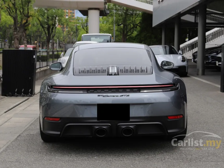 2025 Porsche 911 Carrera 4 GTS Coupe