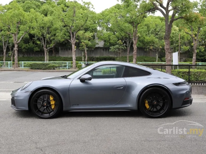 2025 Porsche 911 Carrera 4 GTS Coupe