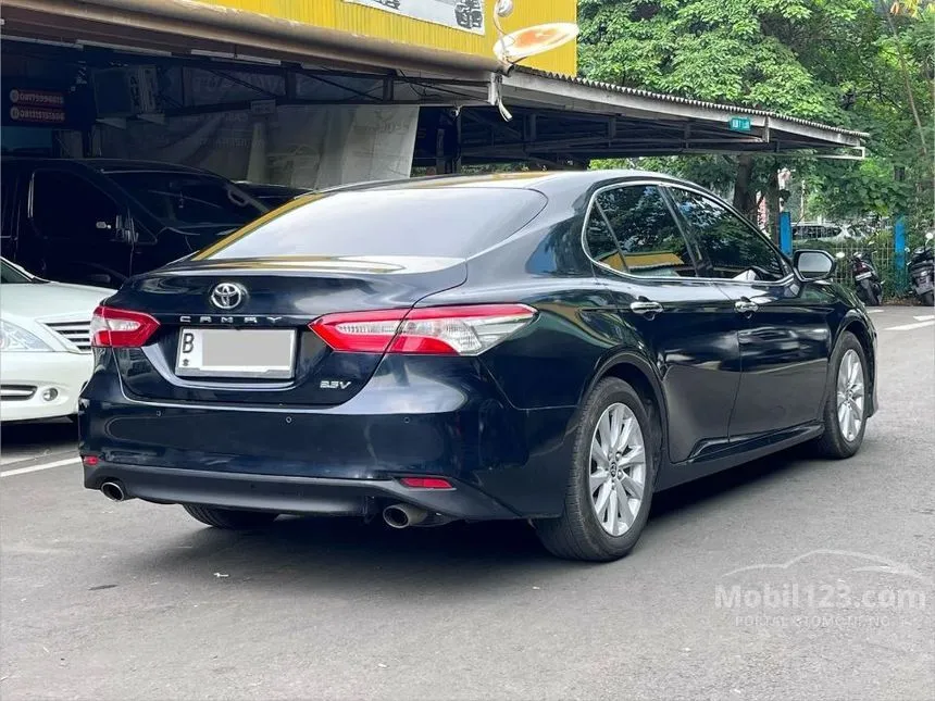 2020 Toyota Camry V Sedan