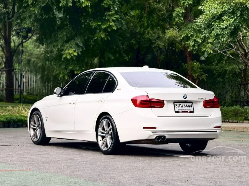 2019 BMW 330e M Sport Sedan