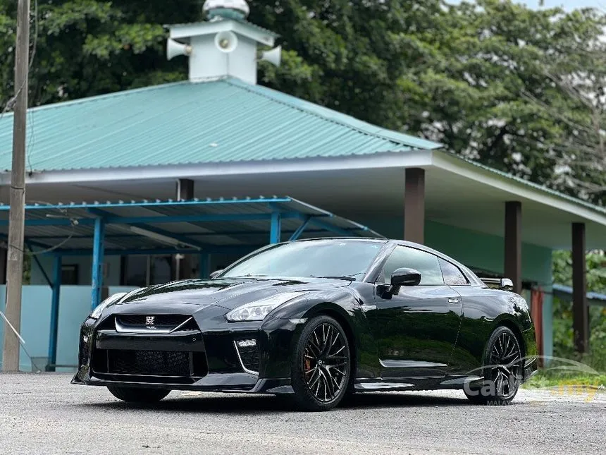 2022 Nissan GT-R Pure Edition Coupe