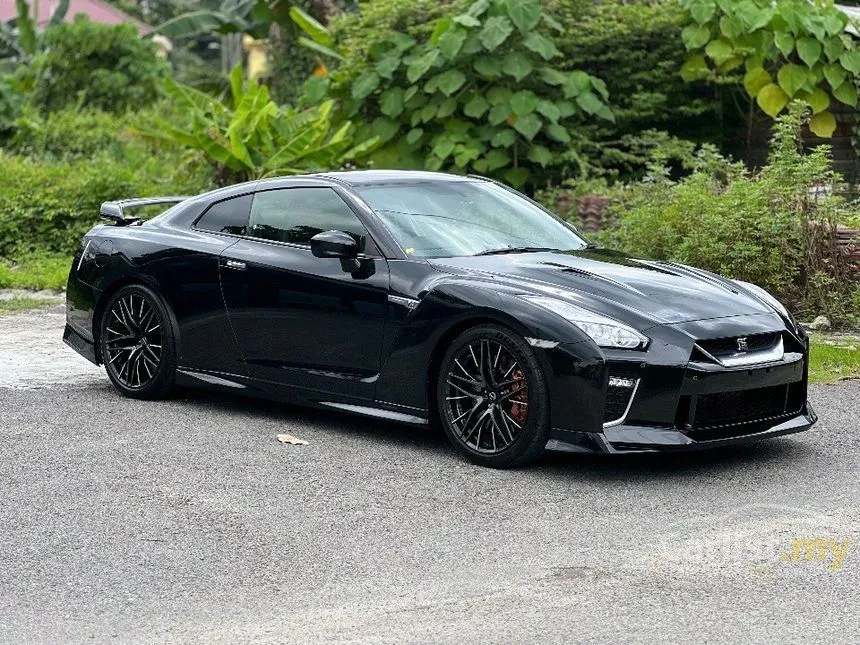 2022 Nissan GT-R Pure Edition Coupe