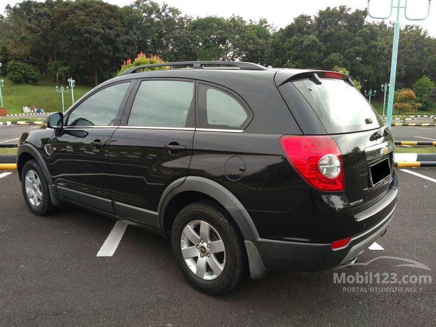 Jual Mobil  Chevrolet  Captiva 2010 C100 2 4 di Jawa  Timur  