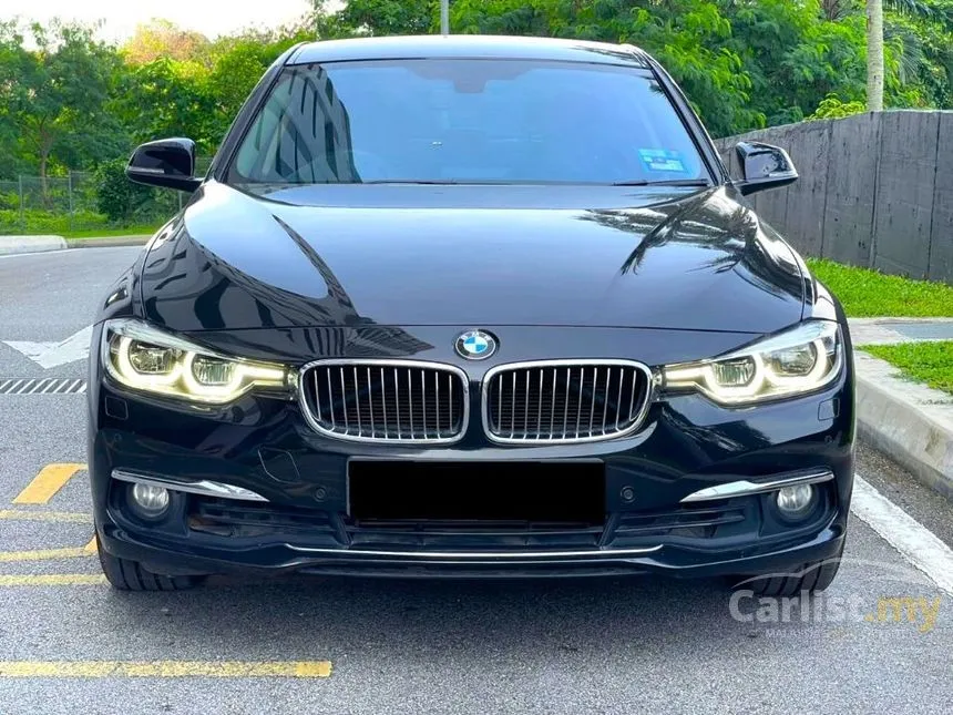 2018 BMW 318i Luxury Sedan